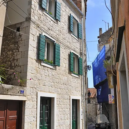 Cosy In The Center *